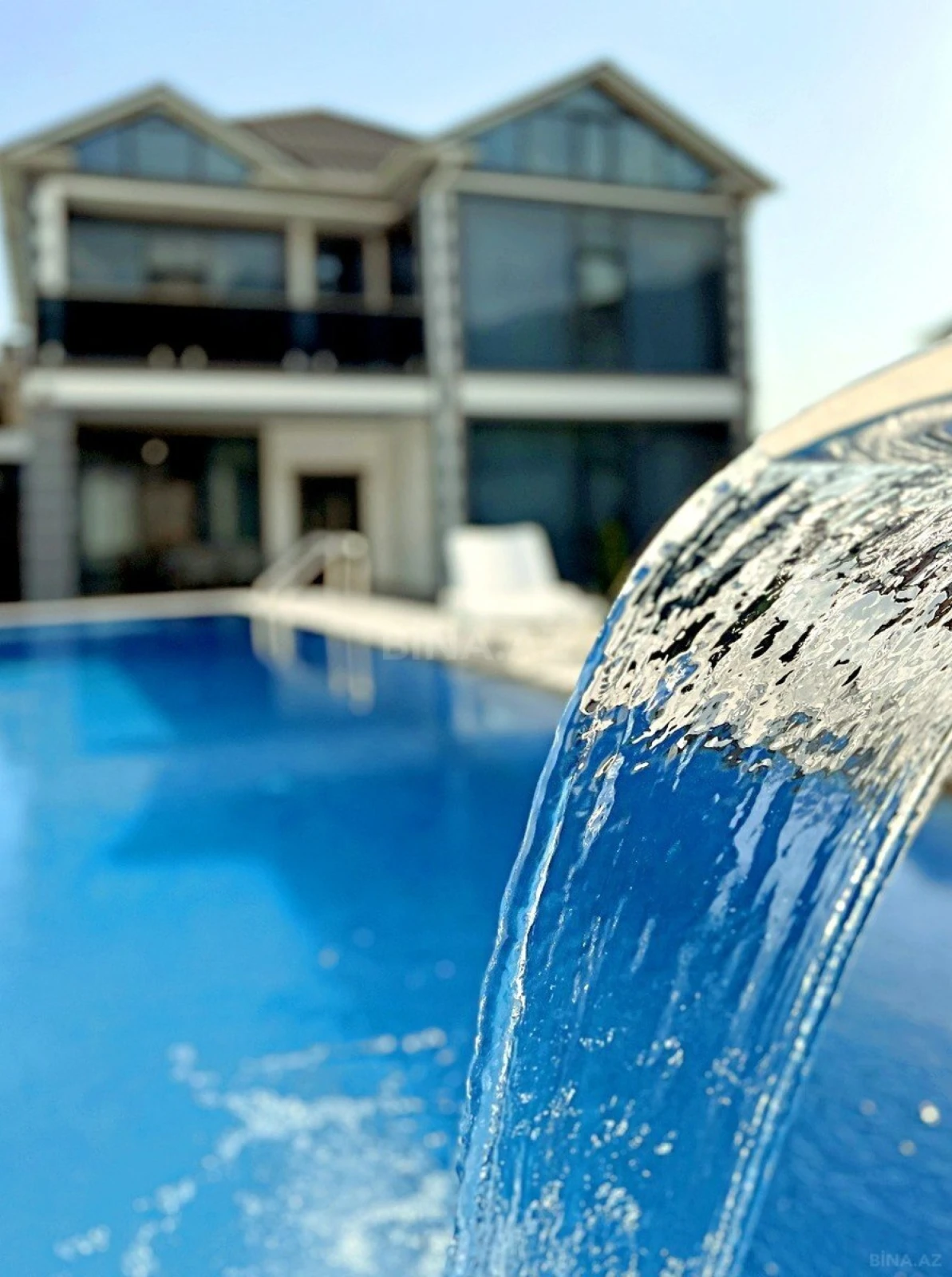 Kirayə verilir 6 otaqlı həyət evi 308 m²