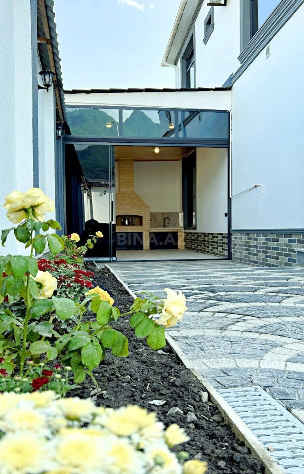 Kirayə verilir 6 otaqlı həyət evi 308 m²