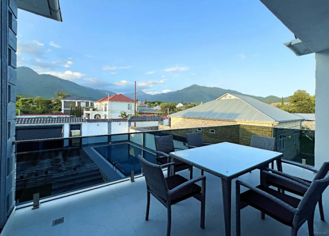 Kirayə verilir 6 otaqlı həyət evi 308 m²