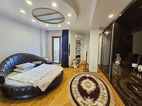 Satılır 3 otaqlı mənzil 150 m²