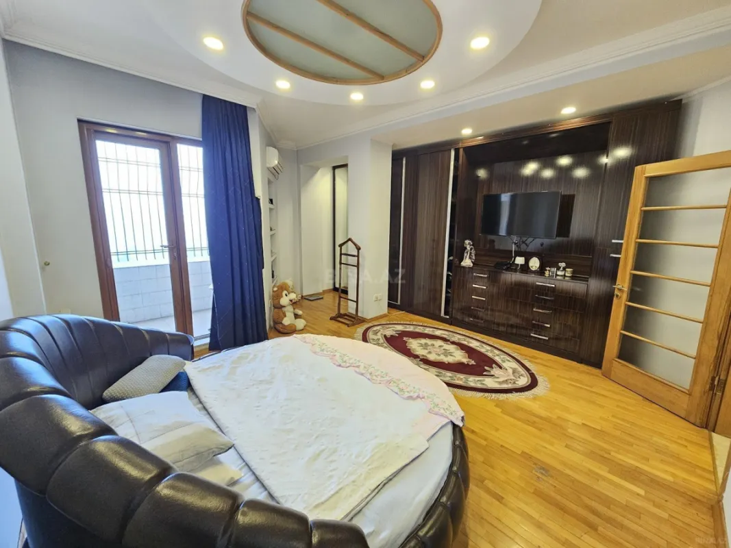 Satılır 3 otaqlı mənzil 150 m²