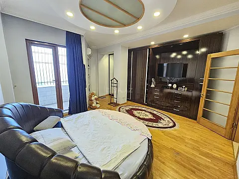 Satılır 3 otaqlı mənzil 150 m²