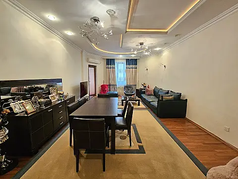 Satılır 3 otaqlı mənzil 150 m²
