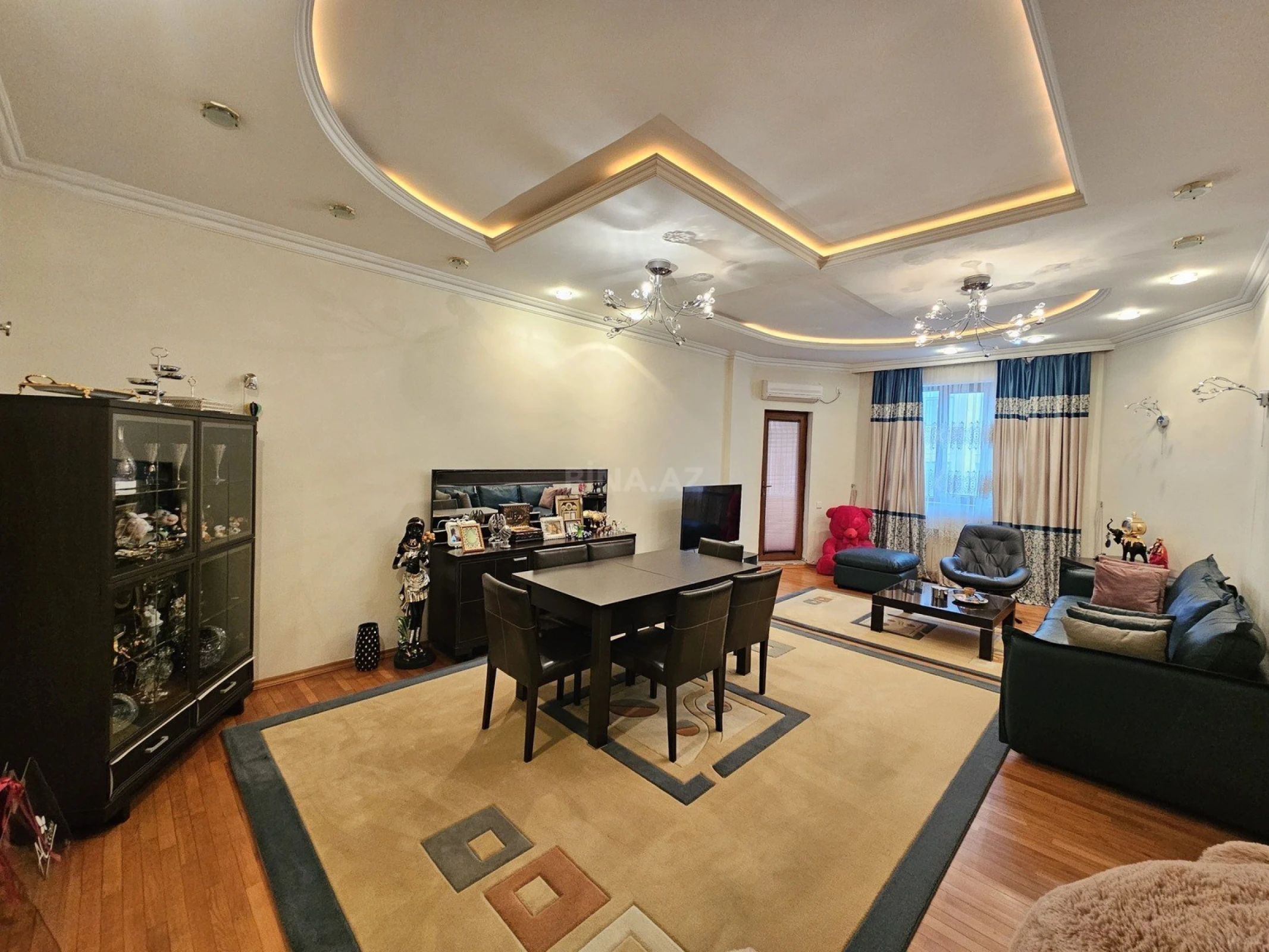 Satılır 3 otaqlı mənzil 150 m²