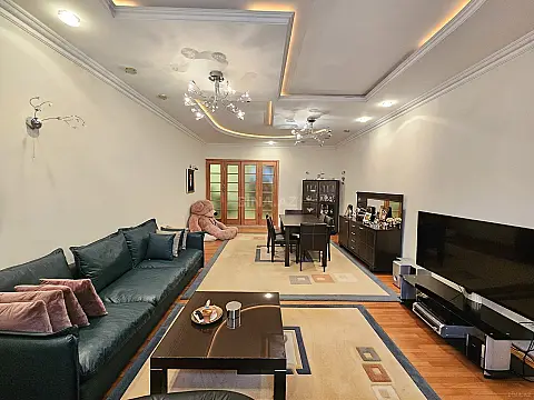 Satılır 3 otaqlı mənzil 150 m²