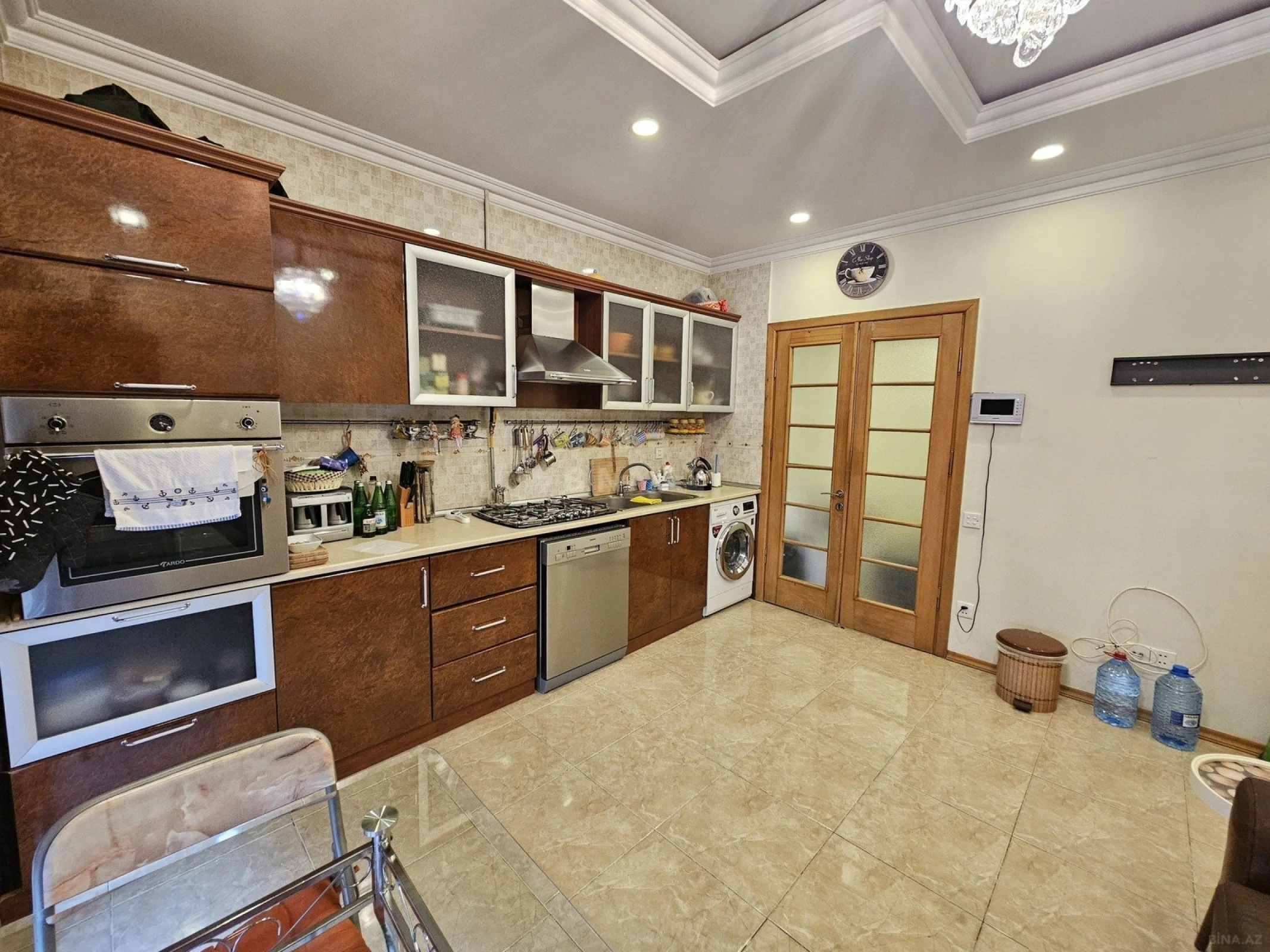Satılır 3 otaqlı mənzil 150 m²