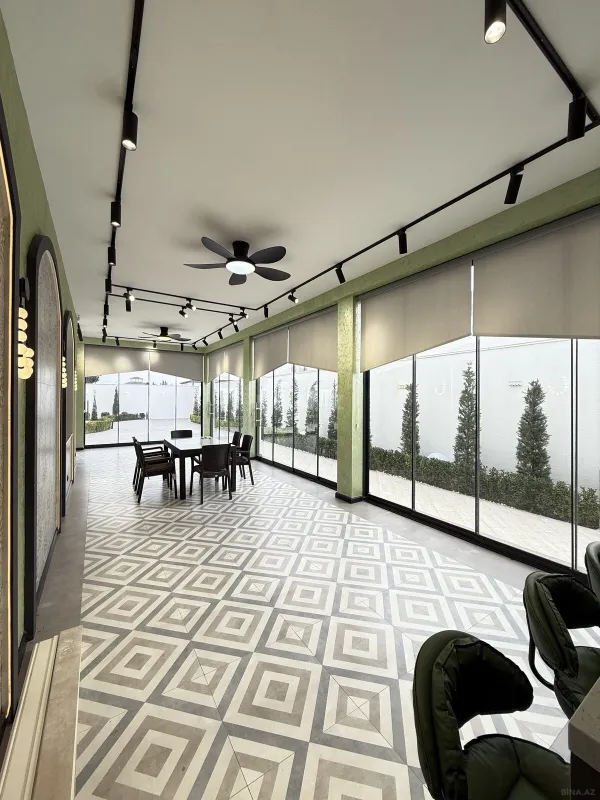 Satılır 5 otaqlı həyət evi 300 m²