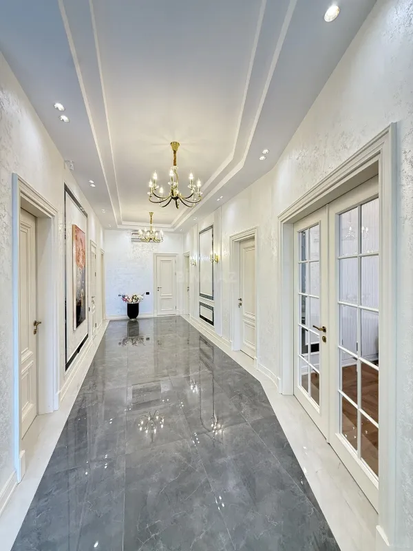 Satılır 5 otaqlı həyət evi 300 m²