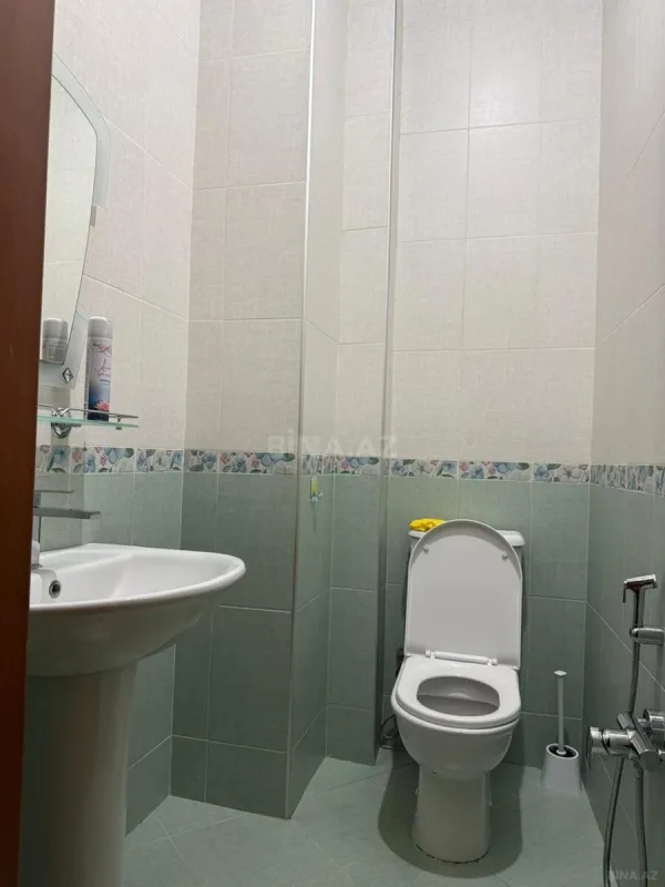 Satılır 4 otaqlı mənzil 212 m²
