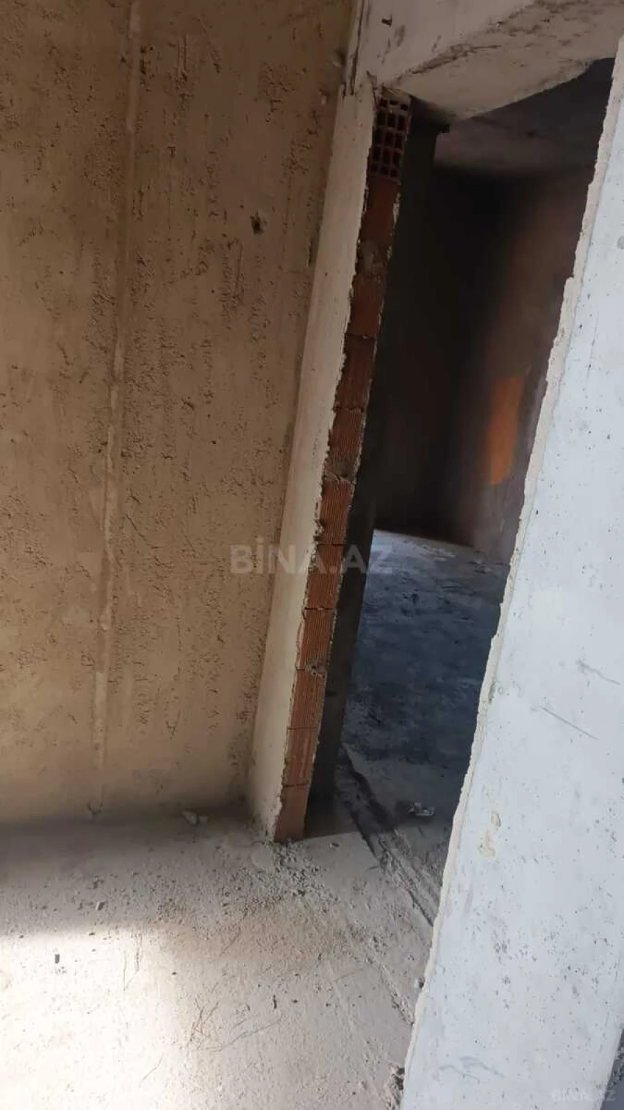 Satılır 3 otaqlı mənzil 109 m²