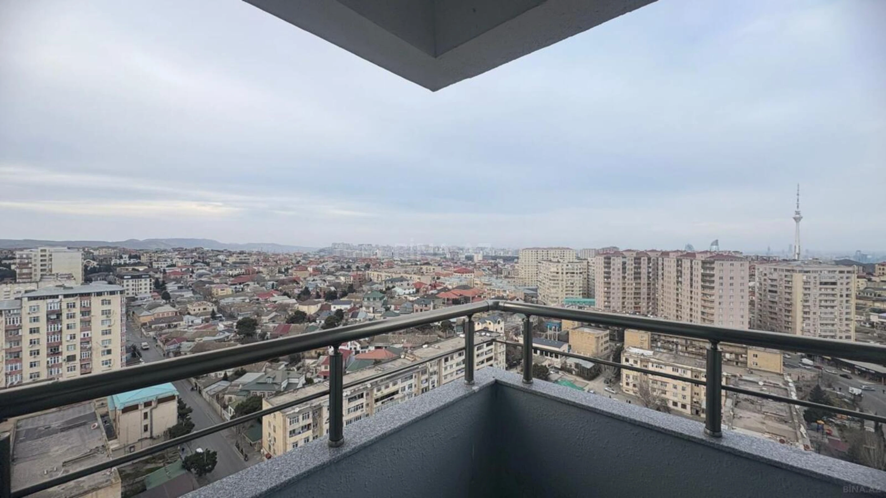 Satılır 3 otaqlı mənzil 115 m²