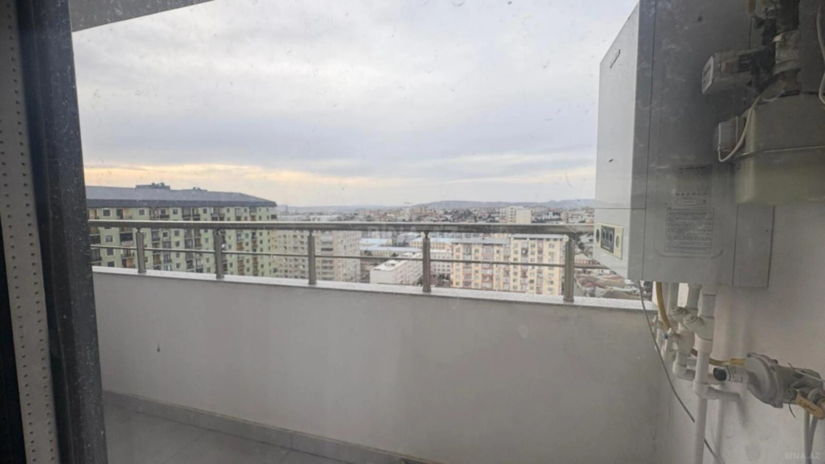 Satılır 3 otaqlı mənzil 115 m²