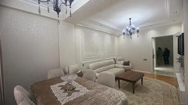 Satılır 3 otaqlı mənzil 115 m²