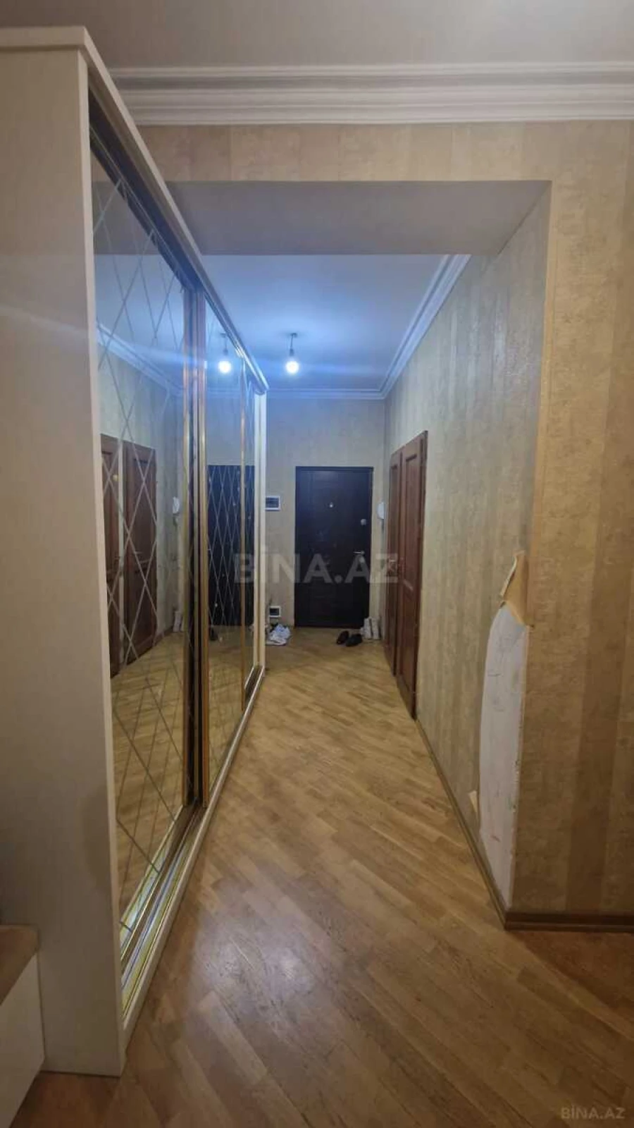 Satılır 3 otaqlı mənzil 106 m²