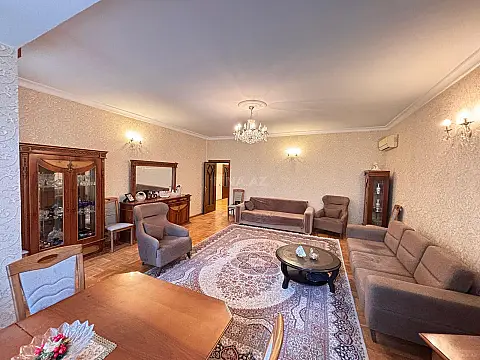Satılır 4 otaqlı mənzil 152 m² — Bakı 4 otaq 152.00 m²