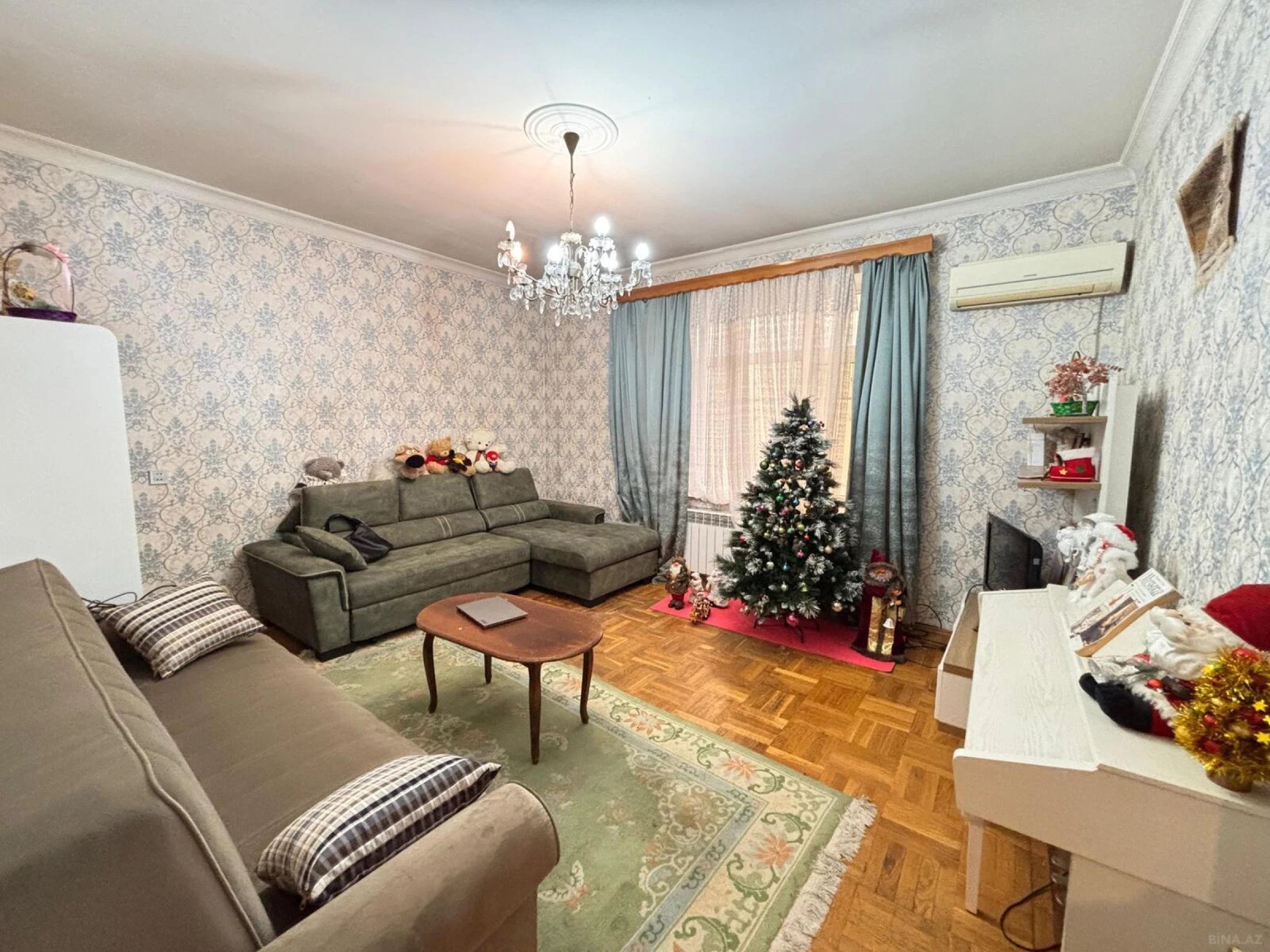 Satılır 4 otaqlı mənzil 152 m²