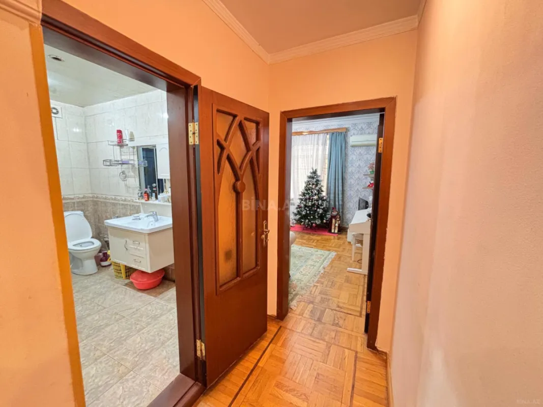 Satılır 4 otaqlı mənzil 152 m²