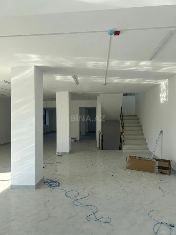 Satılır obyekt 600 m²