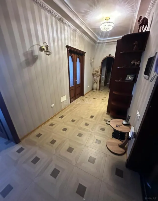 Satılır 2 otaqlı mənzil 90 m²