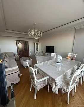 Satılır 2 otaqlı mənzil 90 m²