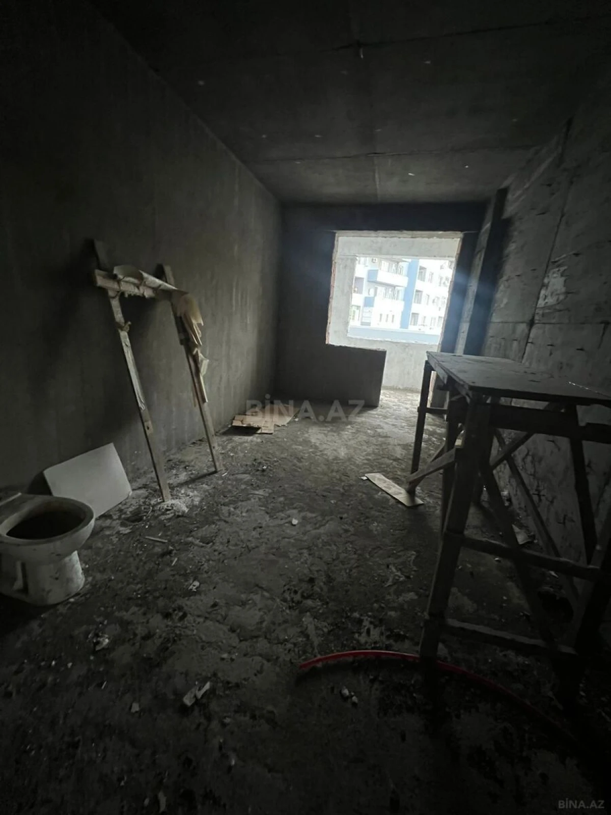 Satılır 3 otaqlı mənzil 139 m²