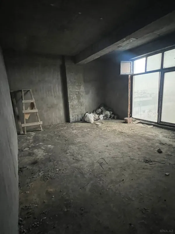 Satılır 3 otaqlı mənzil 139 m²