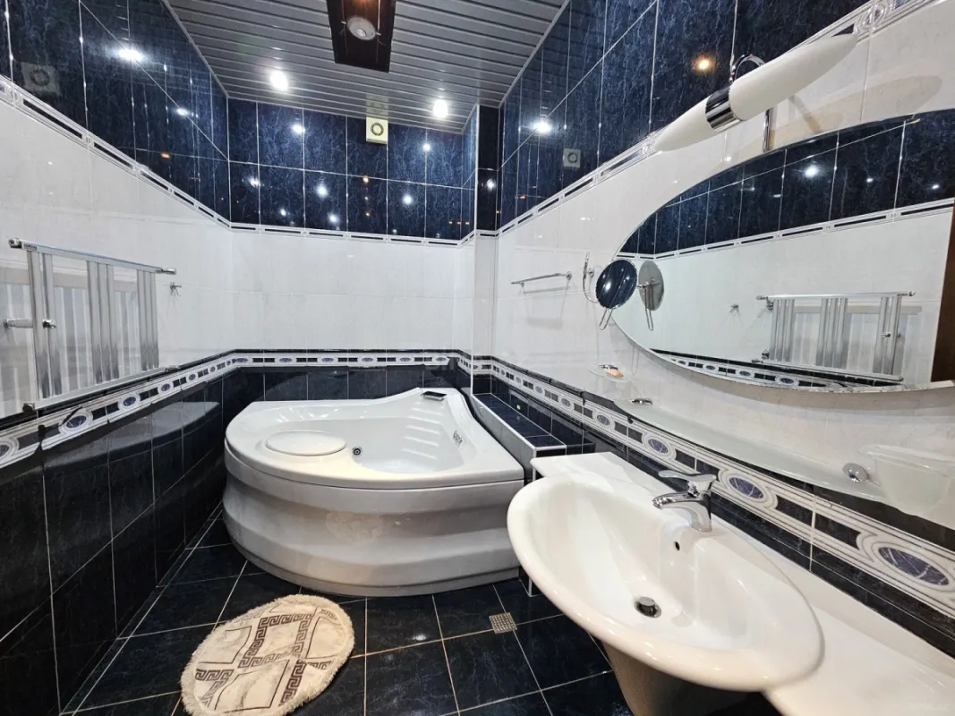 Kirayə verilir 4 otaqlı mənzil 180 m²