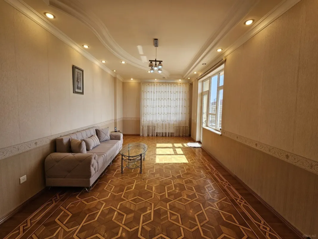 Kirayə verilir 4 otaqlı mənzil 180 m²
