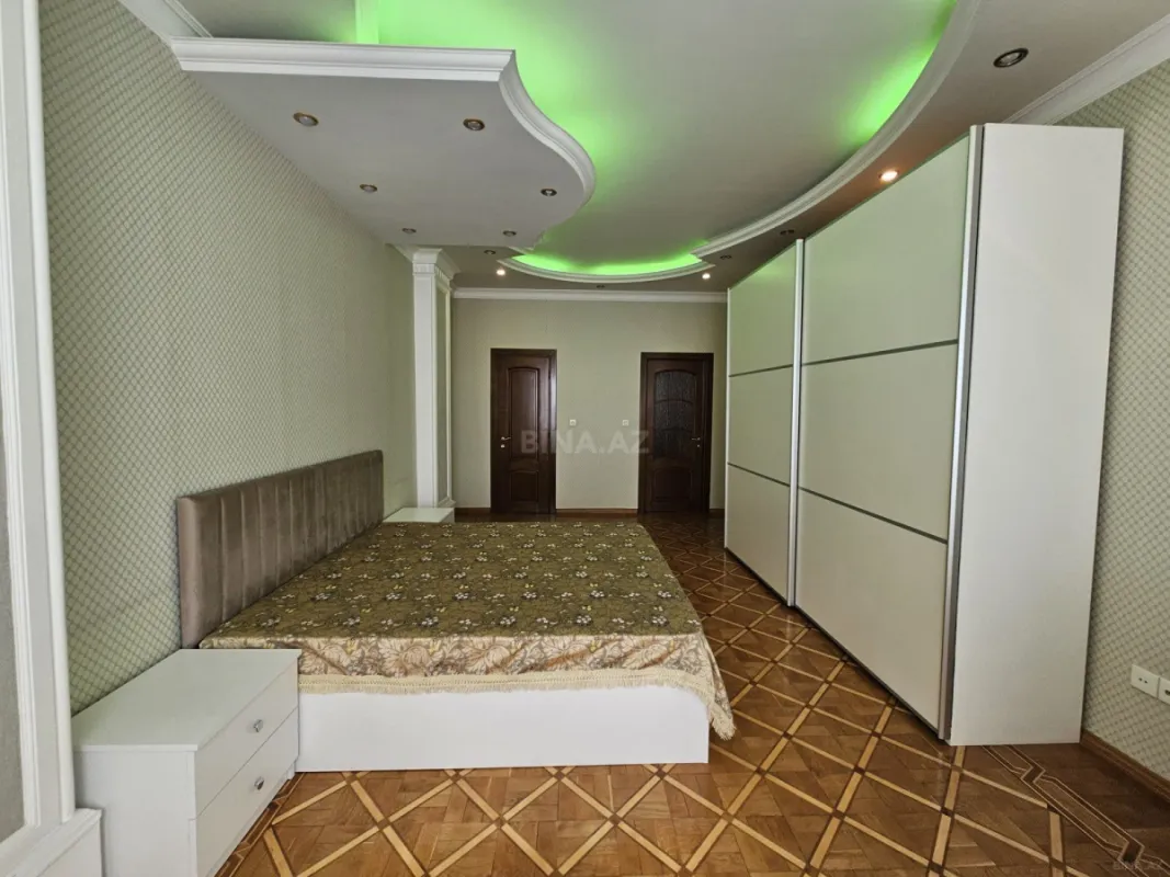 Kirayə verilir 4 otaqlı mənzil 180 m²