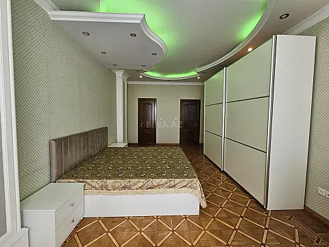 Kirayə verilir 4 otaqlı mənzil 180 m²