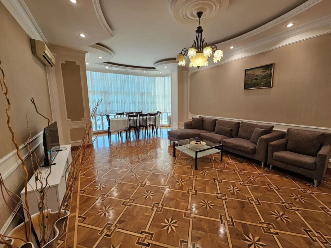 Kirayə verilir 4 otaqlı mənzil 180 m²