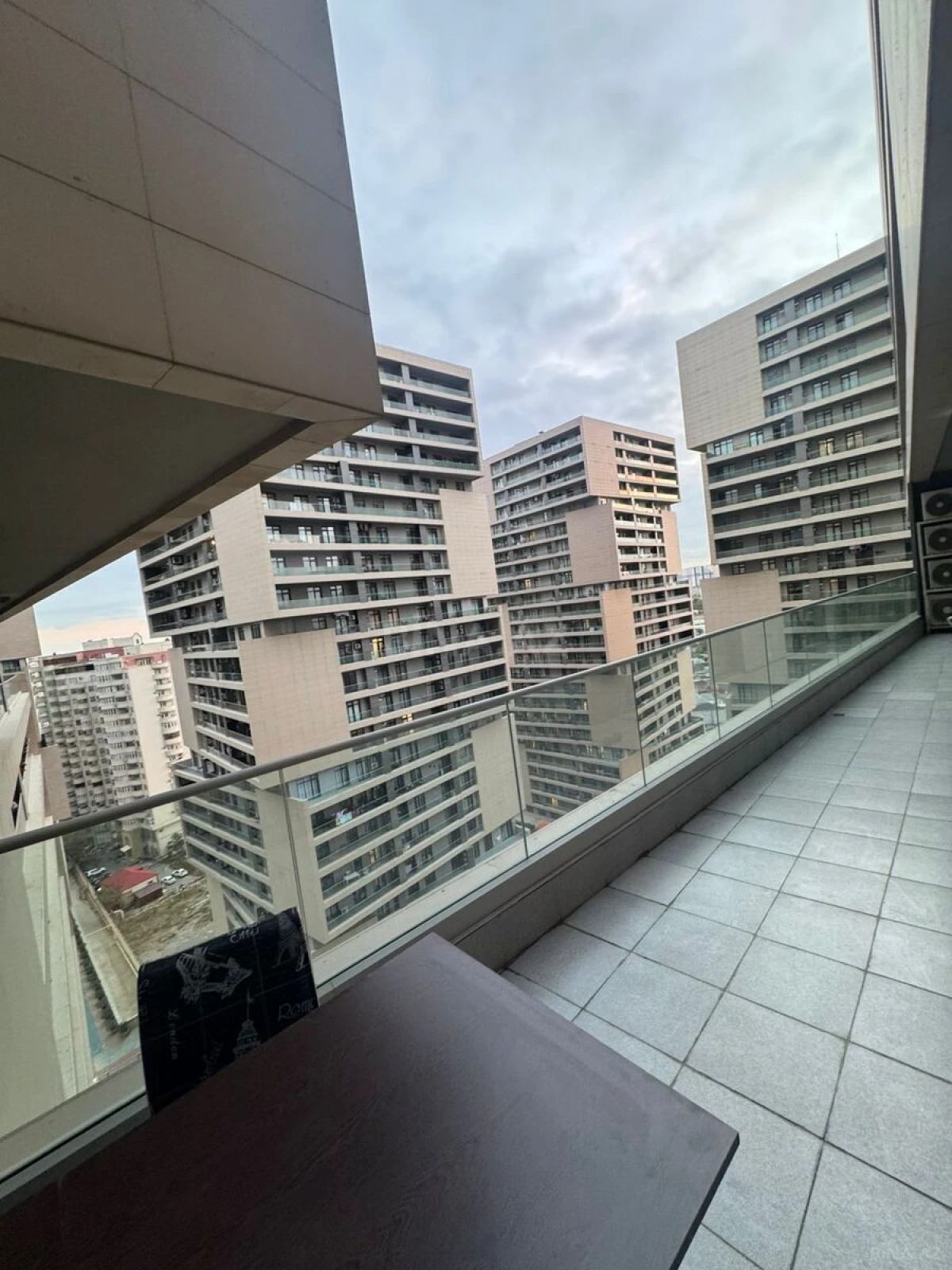 Satılır 4 otaqlı mənzil 150 m²