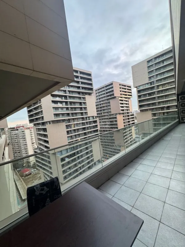 Satılır 4 otaqlı mənzil 150 m²