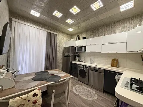 Satılır 4 otaqlı mənzil 150 m²