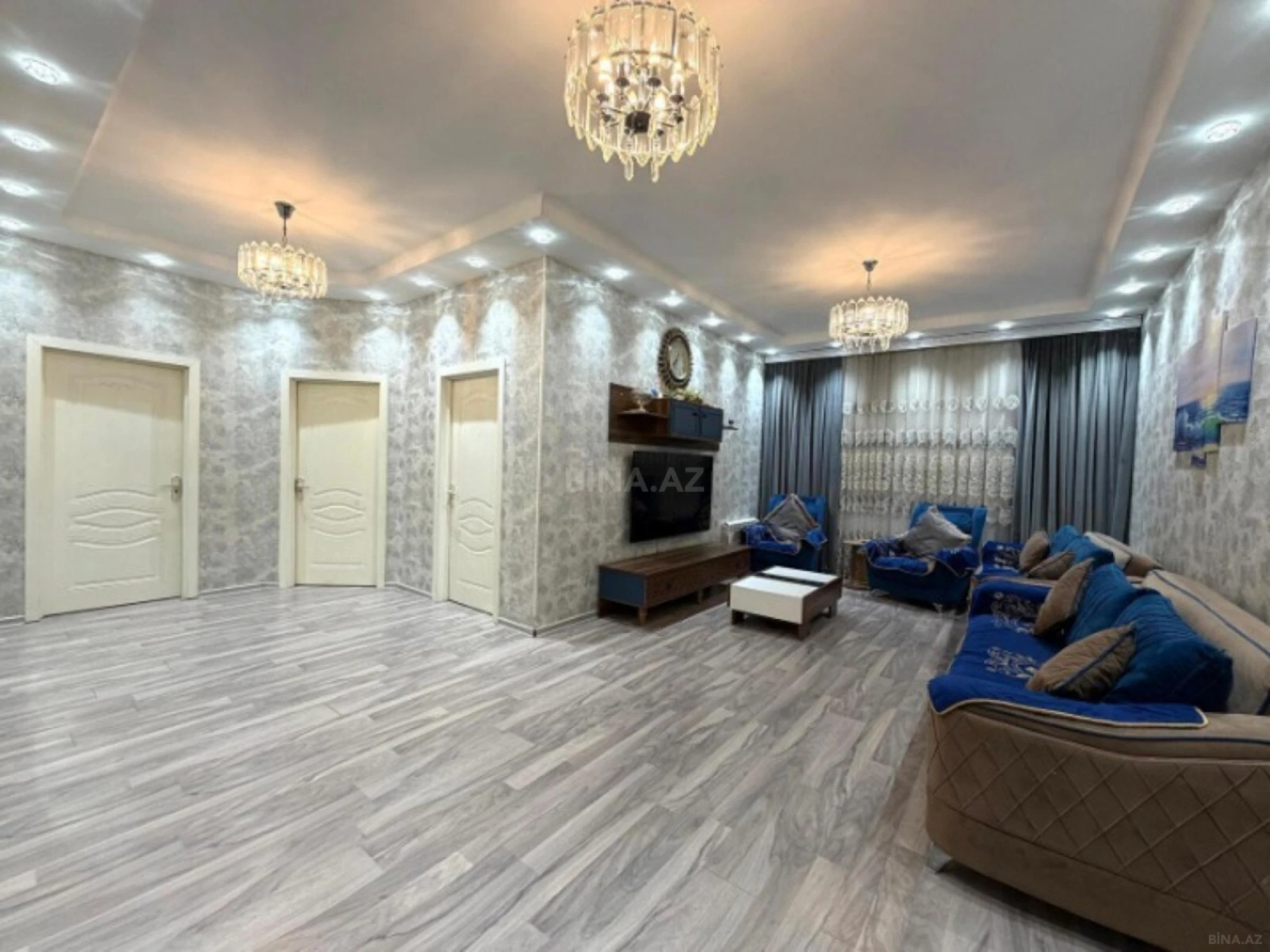 Satılır 4 otaqlı mənzil 150 m²