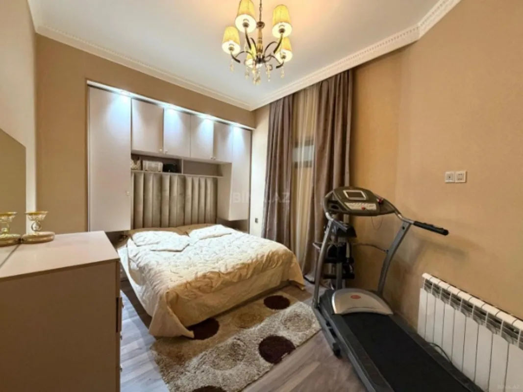 Satılır 4 otaqlı mənzil 150 m²