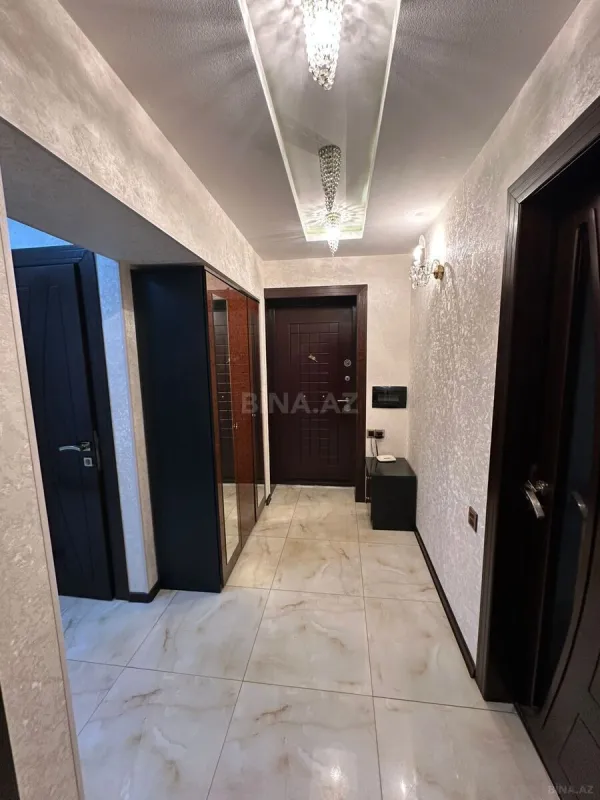 Satılır 5 otaqlı mənzil 110 m²