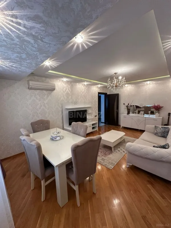 Satılır 5 otaqlı mənzil 110 m²