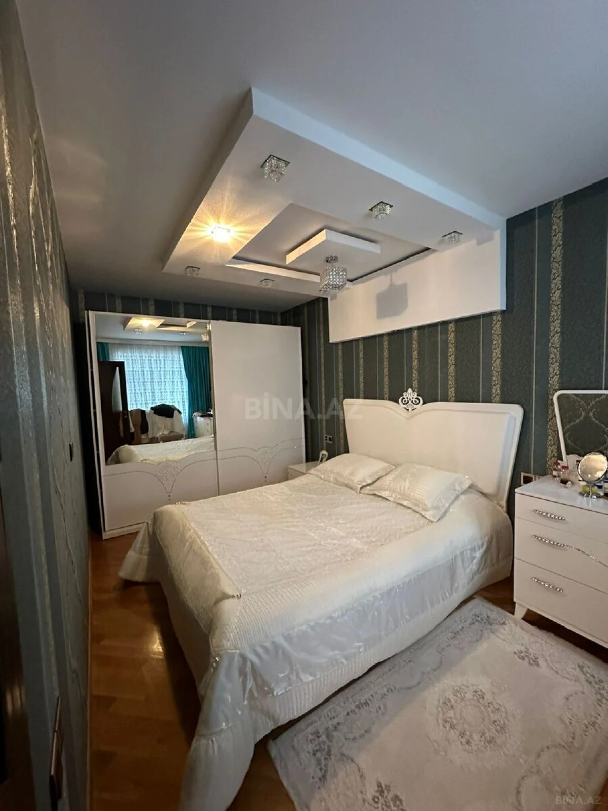 Satılır 5 otaqlı mənzil 110 m²