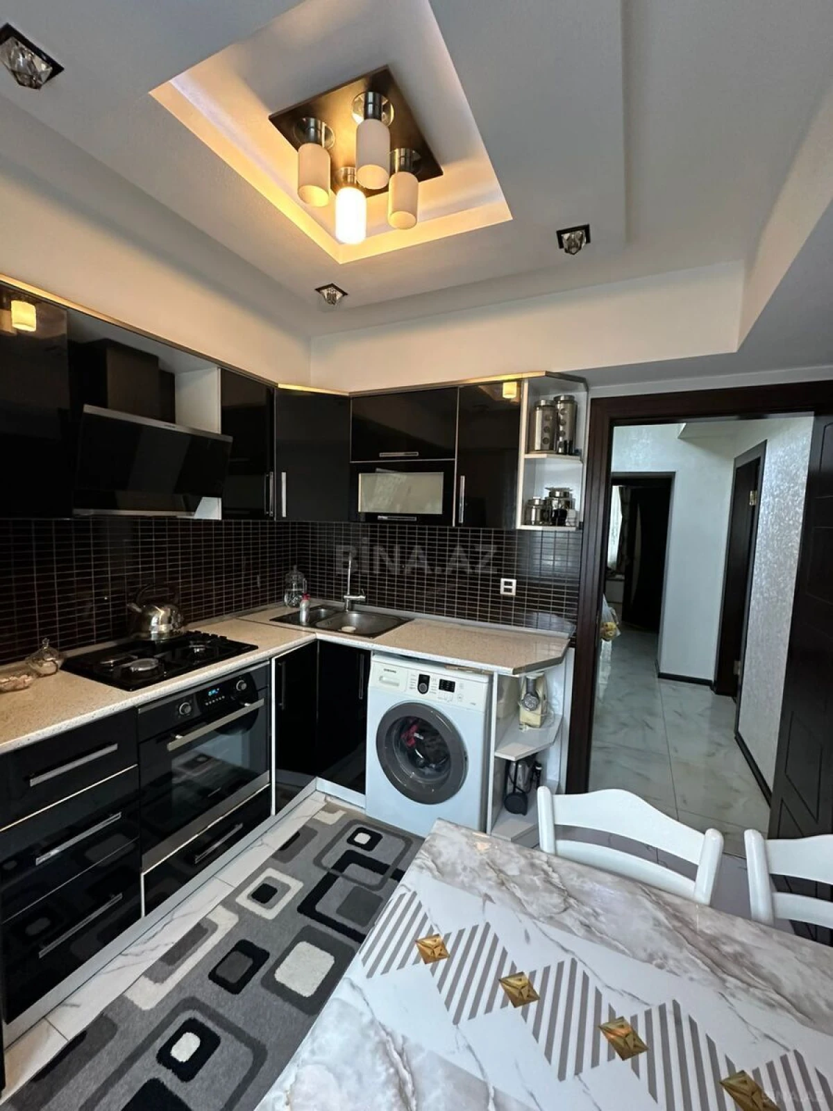 Satılır 5 otaqlı mənzil 110 m²