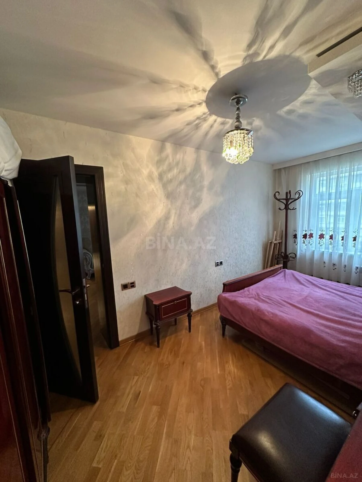Satılır 5 otaqlı mənzil 110 m²