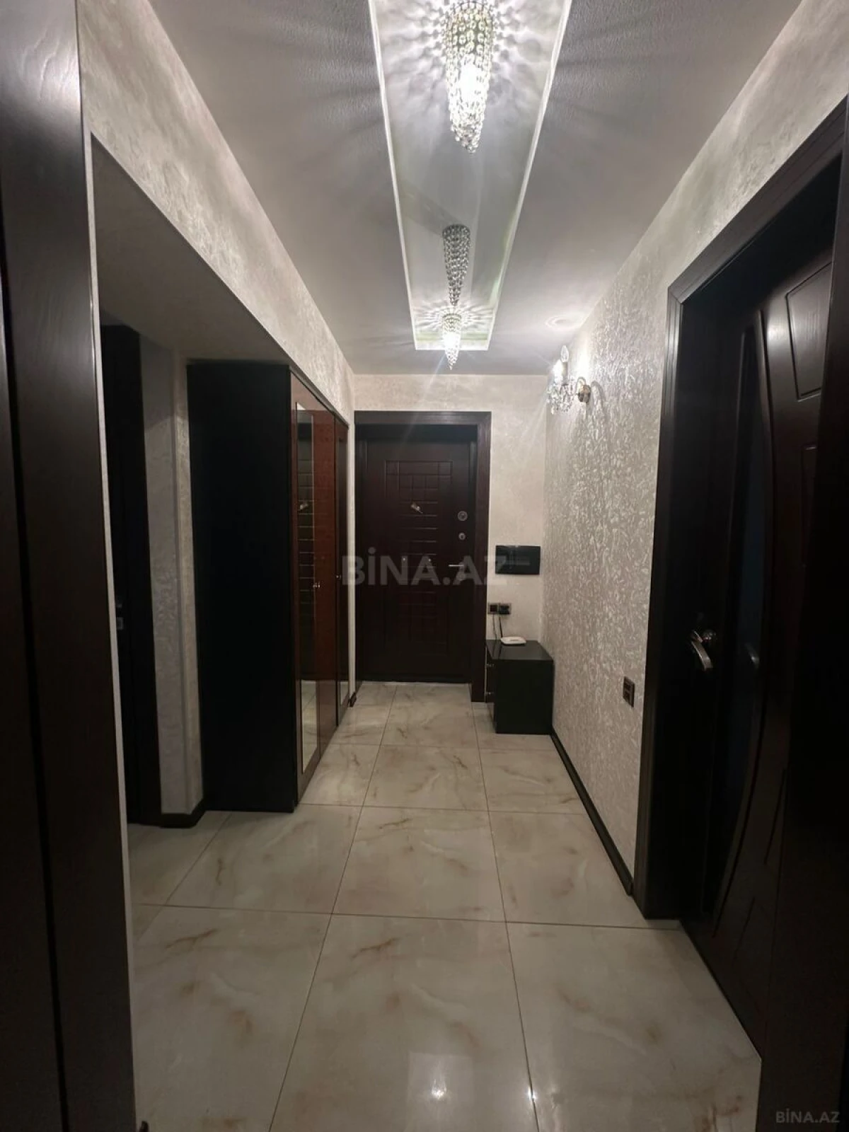 Satılır 5 otaqlı mənzil 110 m²