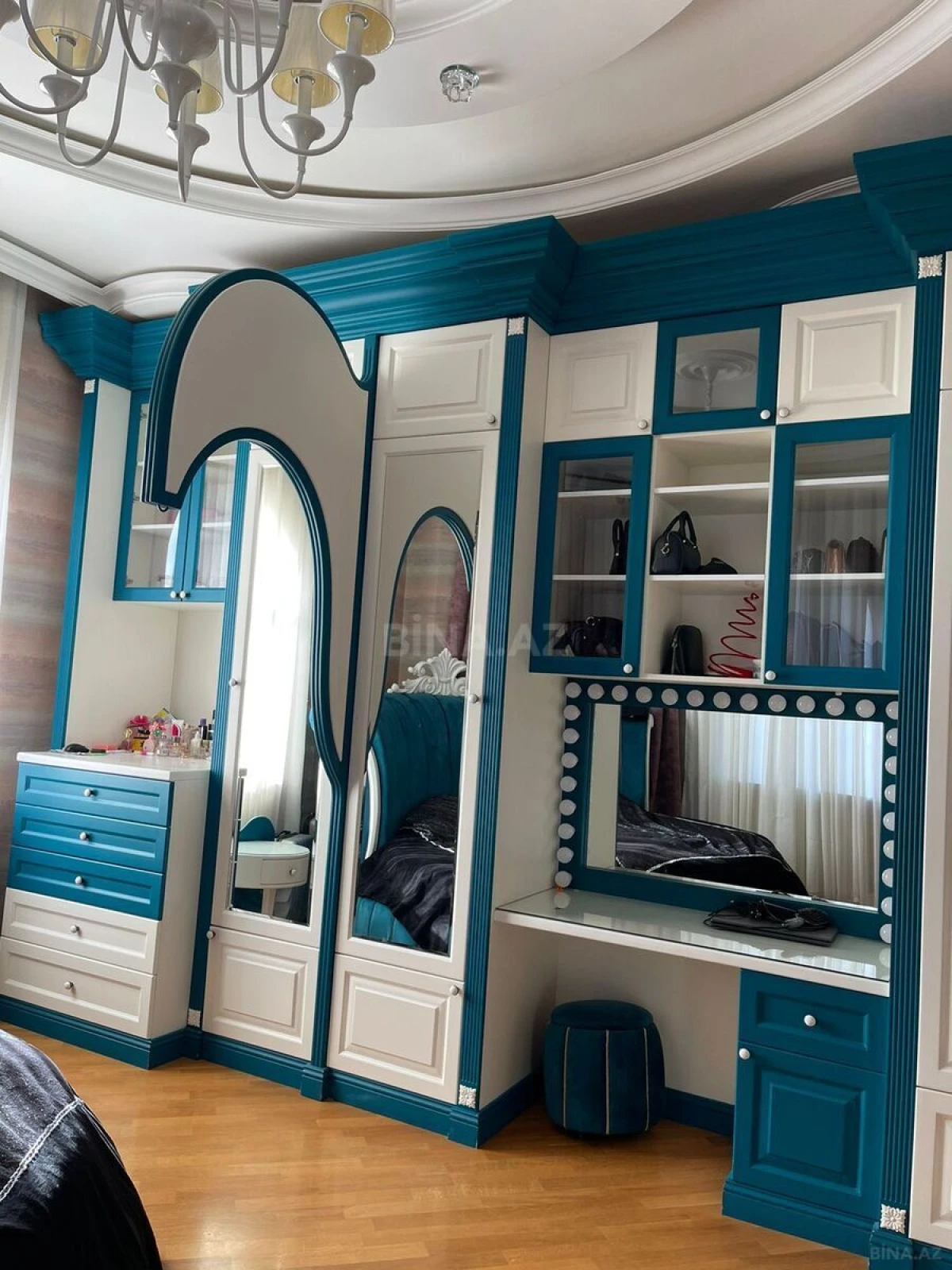 Kirayə verilir 6 otaqlı həyət evi 600 m²