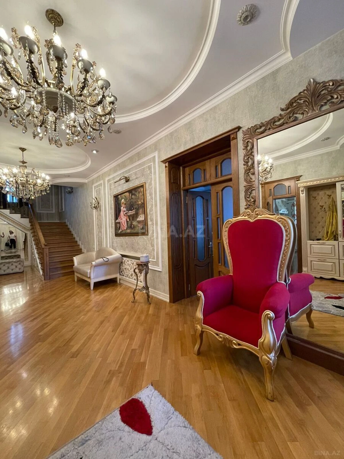 Kirayə verilir 6 otaqlı həyət evi 600 m²