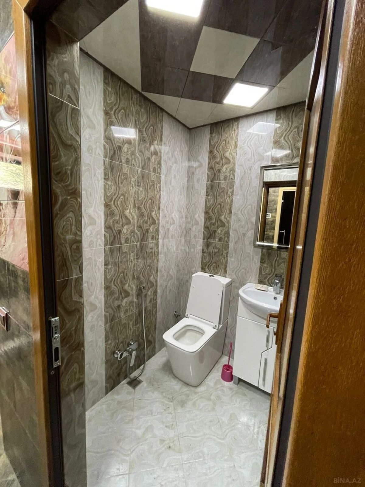 Kirayə verilir 6 otaqlı həyət evi 600 m²