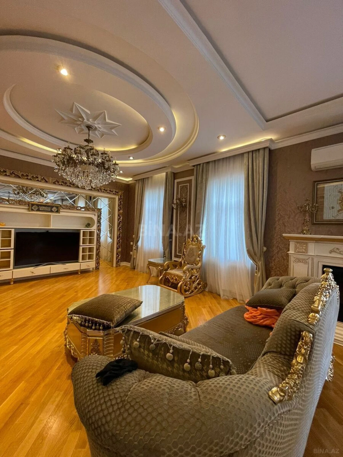 Kirayə verilir 6 otaqlı həyət evi 600 m²