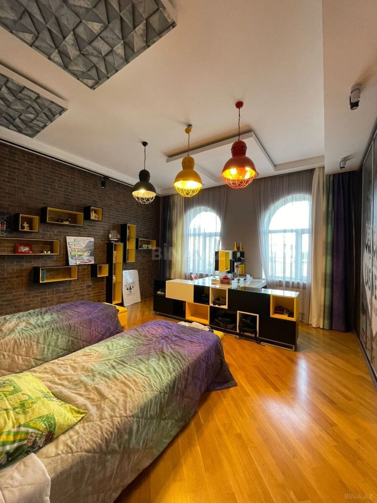 Kirayə verilir 6 otaqlı həyət evi 600 m²