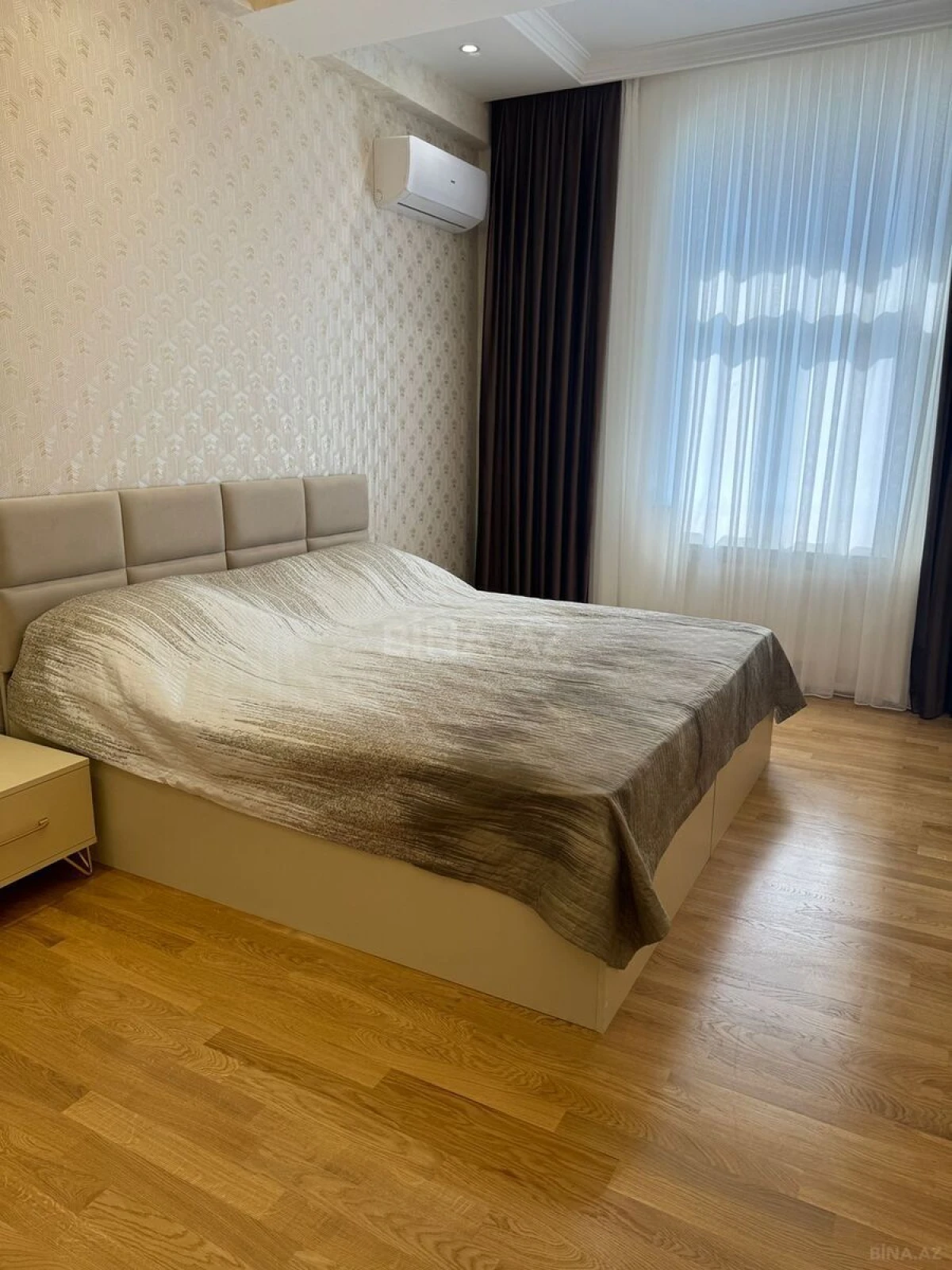 Kirayə verilir 3 otaqlı mənzil 130 m²