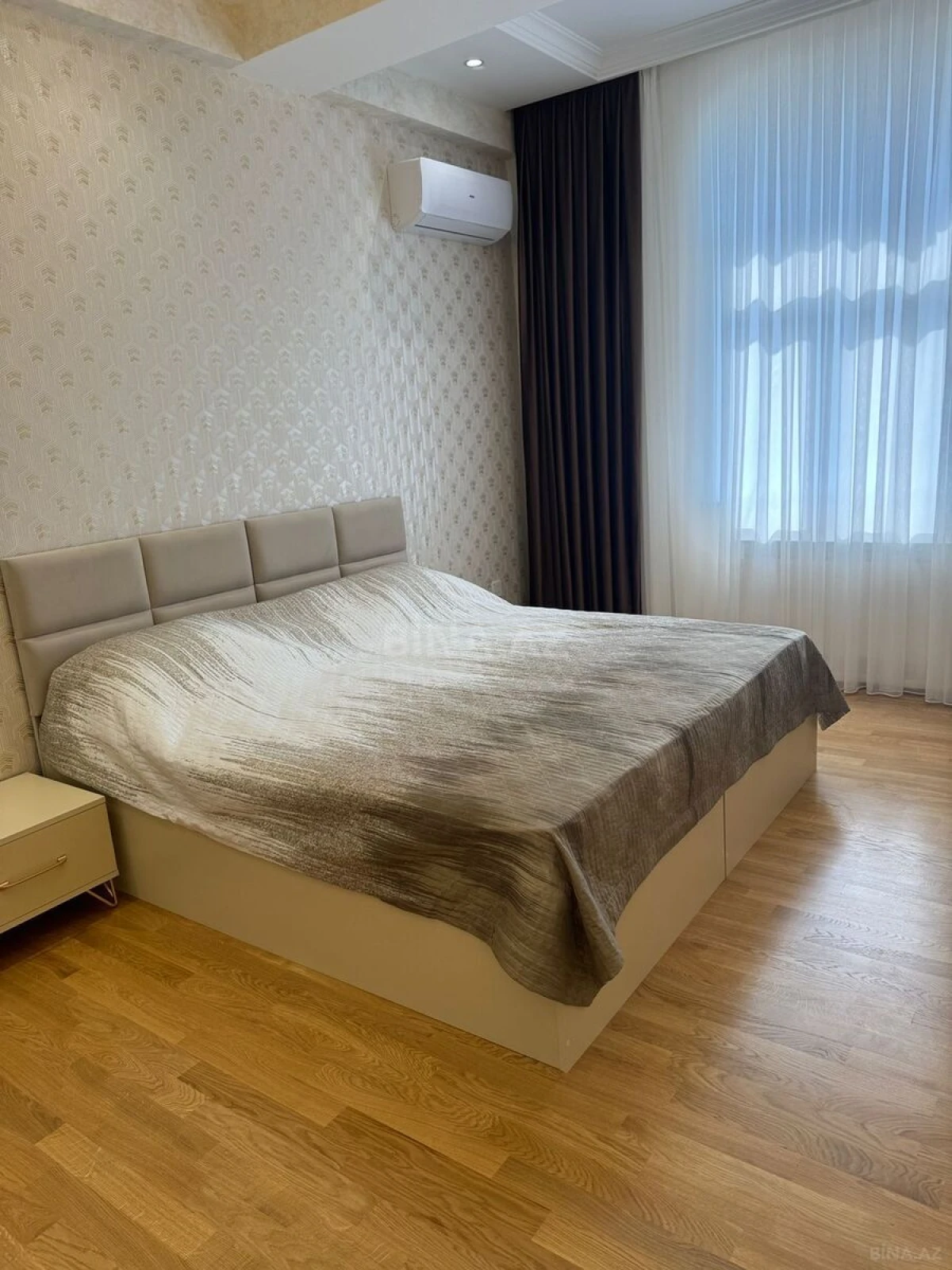 Kirayə verilir 3 otaqlı mənzil 130 m²
