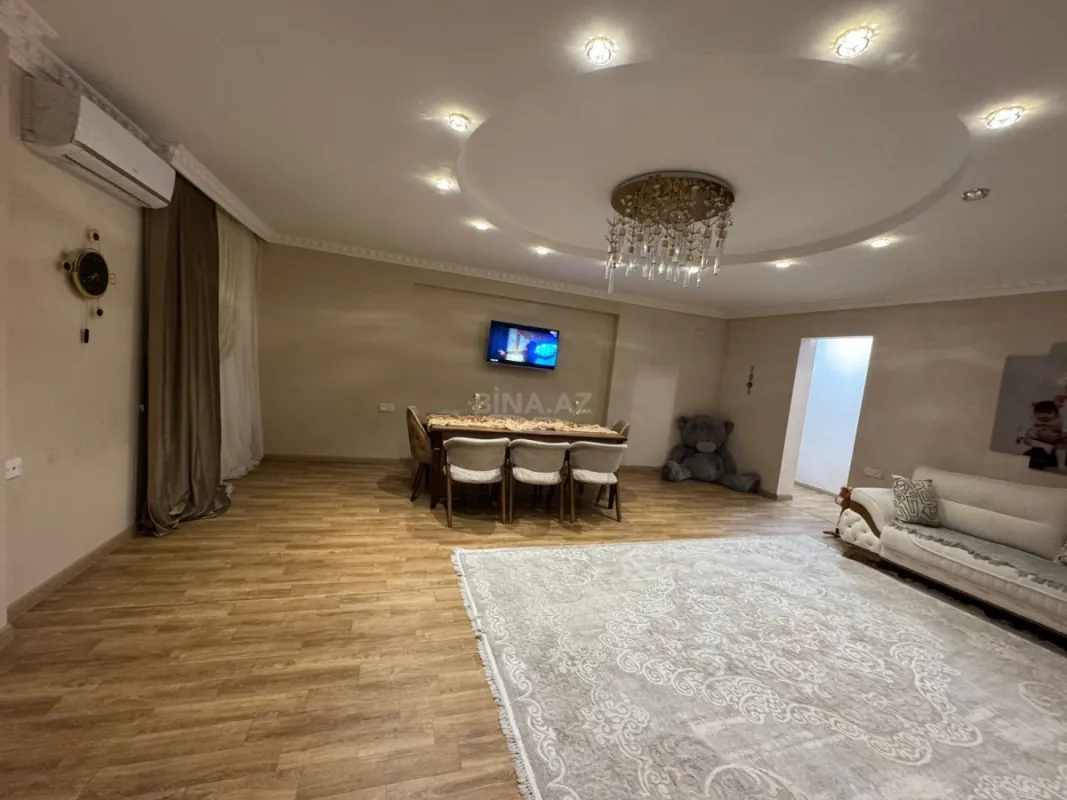 Satılır 3 otaqlı mənzil 118 m²